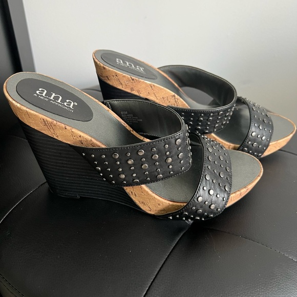 Gently Used ANA Size 9.5 women’s wedge sandals - Picture 2 of 4